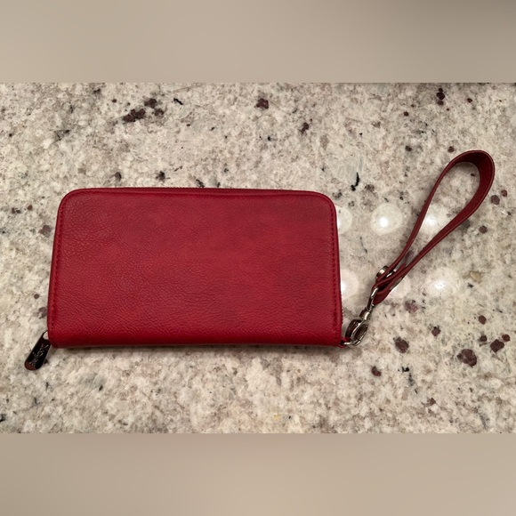 thirty-one Handbags - Thirty-One All About the Benjamins Wallet AND Wristlet Strap/Distressed Ruby